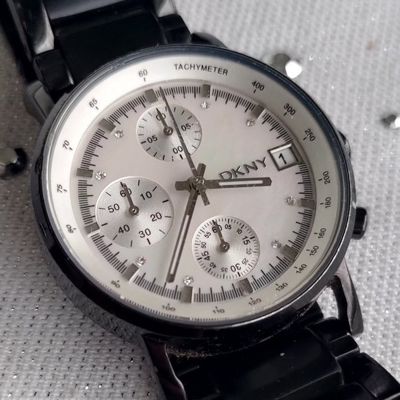 36mm DKNY Mother-Of-Pearl Chronograph Ladies Watch with Sparking Hour Markers! - Picture 4 of 9